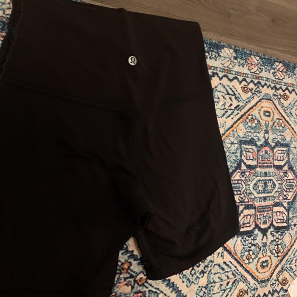lululemon align shorts never worn - Picture 2 of 3